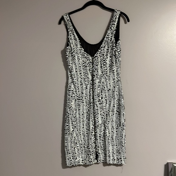 Fun black and white sequins dress - Picture 3 of 3